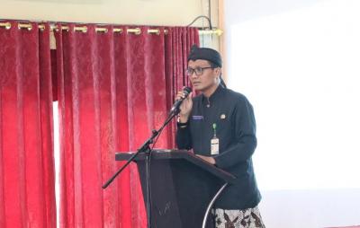 Pemkab Batang Salurkan 155 Beasiswa, Tegaskan Komitmen Tingkatkan Kualitas SDM