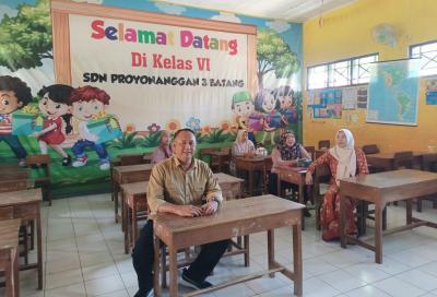 Kehadiran Ayah Ambil Rapor Jadi Booster Kepercayaan Diri Siswa di Batang