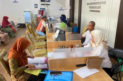 Disdukcapil Batang Pastikan Layanan Cetak E-KTP Mudah
