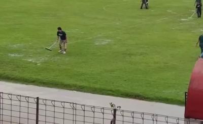 Rumput Stadion M. Sarengat 