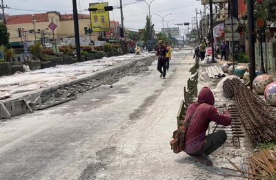 Sehari 70 Ton Aspal, Lubang Pantura BatangPemalang Dikebut