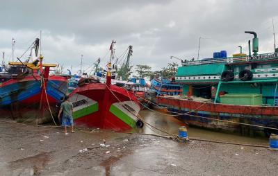 Pendangkalan Muara Sungai di Batang Lumpuhkan Aktivitas Nelayan