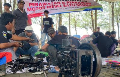 Nelayan Batang Dapatkan Manfaat Pelatihan Perbaiki Mesin Kapal