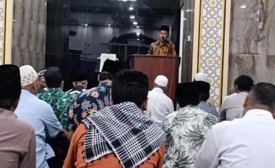 Warga Muhammadiyah Batang Salat Tarawih Perdana Penuh Kekhusyukan