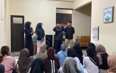 Gen Z di Batang Isi Ngabuburit dengan Pelatihan Bahasa Isyarat