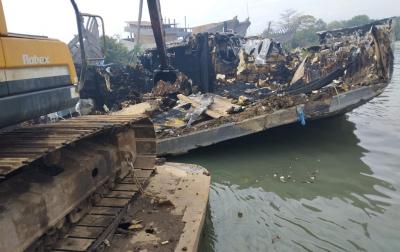 Penutuhan Kapal KM Dua Putra Sesuai Standar Lingkungan untuk Jaga Ekosistem Sungai Sambong