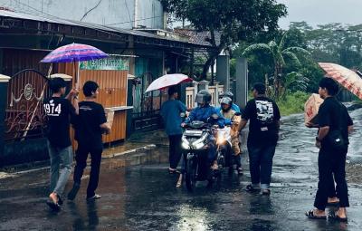 Kolaborasi Karang Taruna dan Pemdes Candiareng Berbagi Takjil Gratis