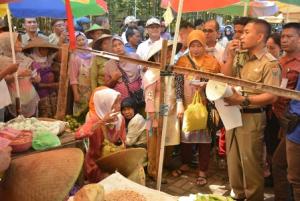 bupati-yoyok-luncurkan-program-usir-rentenir