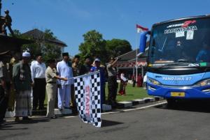 wabup-soetadi-berangkatkan-355-calon-haji