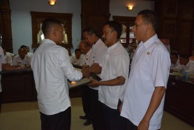 gelar-pengawasan-daerah-bupati-beri-penghargaan