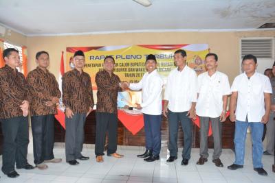 kpu-tetapkan-wihaji-suyono-sebagai-calon-bupati-dan-wakil-bupati-terpilih