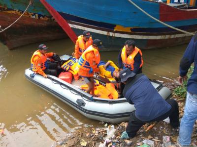 rob-dan-banjir-bandang-melanda-dua-desa-mengharuskan-warga-dievakuasi