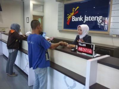 bri-dan-bank-jateng-siap-melayani-penukaran-uang-baru