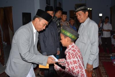 bupati-batang-wihaji-santuni-1000-yatim-piatu