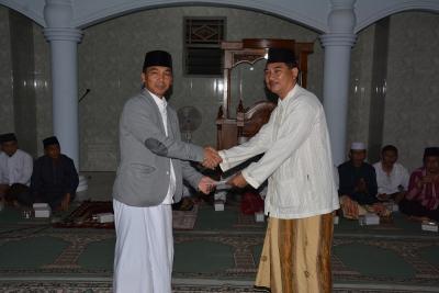tarawih-di-kauman-bupati-menyampaikan-lima-program-unggulan-pemerintahannya