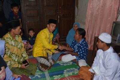 bupati-berikan-bantuan-kepada-zaenab-penyidap-kanker-kulit