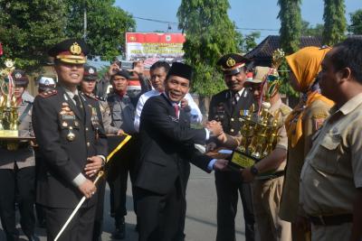 kapolres-batang-meminta-jajaranya-melayani-yang-terbaik