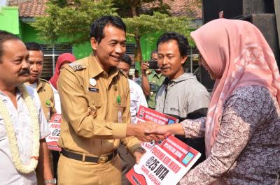 Pedagang Kaki Lima Diperbolehkan Berdagang di Sekolahan