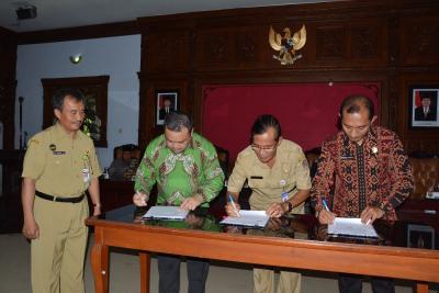 pemkab-batang-dapat-rekomendasi-kpk-sebagai-pusat-rujukan-taransparansi-anggaran