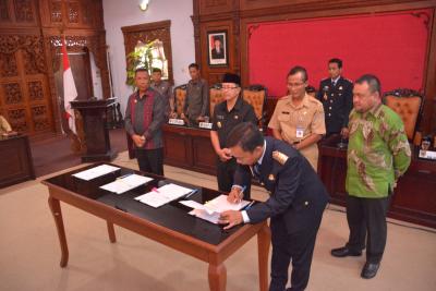 4-kabupaten-menjalin-nota-kesepahaman-dengan-pemkab-batang-untuk-wujudkan-transparansi-anggaran