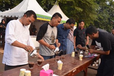 Promosikan Kopi, Komunitas Gelar Lomba Sedu Kopi