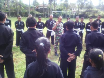 babinsa-reban-tanamkan-4-pilar-kebangsaan-kepada-perguruan-puncak-silat-setia-hati-teratai