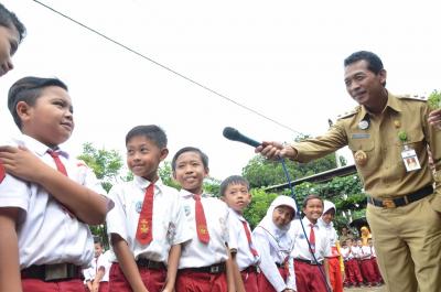 wabup-suyono-ajarkan-pendidikan-karakter