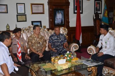 bupati-lepas-peserta-pelayaran-lingkar-nusantara-pelantara