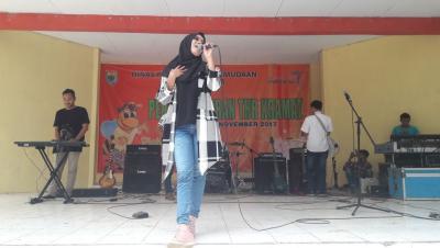 suka-band-ikut-hidupkan-suasana-ngeband-thr-kramat