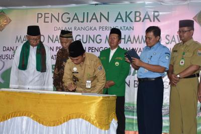 bupati-mencanangkan-penetapan-waktu-sholat-abadi-kabupaten-batang