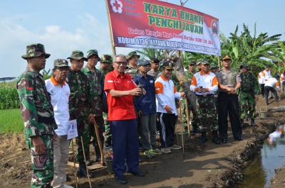 tanam-mangrove-untuk-menambah-penghasilan-ekonomi-masyarakat-pesisir