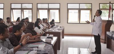 lakukan-pembinaan-dan-pengarahan-pada-pendampingan-desa
