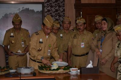 bupati-batang-resmikan-ruang-command-center