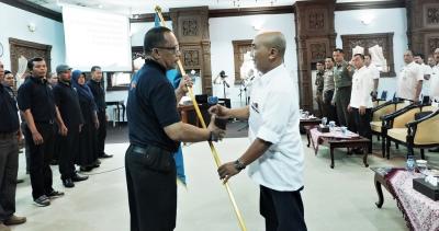 bupati-batang-tidak-alergi-dengan-kritikan