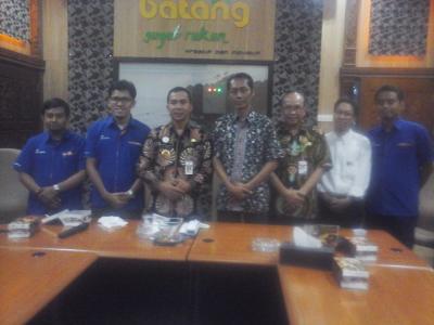 bupati-kabupaten-batang-melek-teknologi-namun-tetap-sederhana