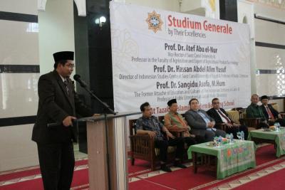 kunjungi-tazakka-wakil-rektor-suez-canal-kagumi-santri