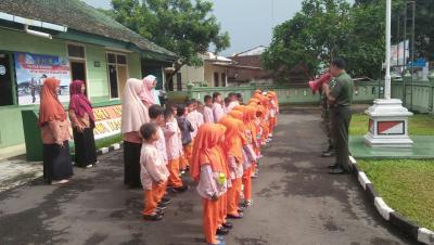 anak-anak-tk-aba-limpung-kini-tahu-mana-tni-mana-polisi