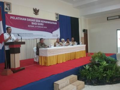 guru-salah-satu-garda-terdepan-promosikan-pariwisata-batang