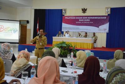 guru-merupakan-garda-terdepan-pengembangan-potensi-pariwisata