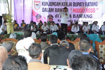 kunjungan-kerja-bupati-batang-di-desa-bawang-kecamatan-blado