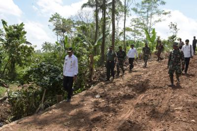 wakil-bupati-batang-membuka-tmmd-sengkuyung-i-di-desa-candirejo-bawang