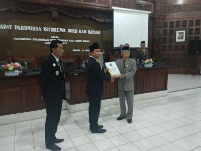 penyampaian-rekomendasi-dprd-terhadaplkpj-bupati-batang-tahun-2017