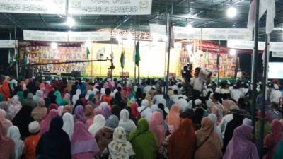 ribuan-jamaah-hadiri-pengajian-umum-peringatan-haul-mbah-hasan-surgi-jatikusumo