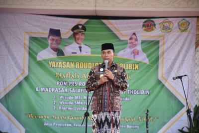 bupati-batang-minta-orang-tua-menitipkan-anaknya-di-ponpes