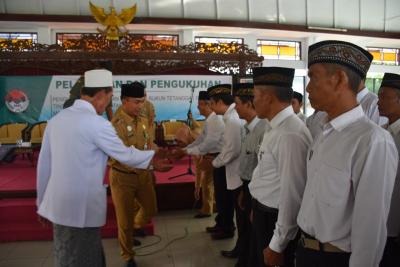 bupati-batang-minta-ketua-rt-untuk-deteksi-warga-yang-mencurigakan