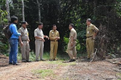 wakil-bupati-batang-tinjau-rencana-pembangunan-sub-tpa-limpung