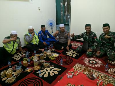 sinergi-tni-polri-melalui-babinsa-dan-babinkamtibmas