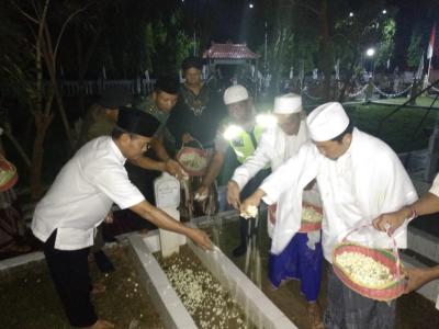 doa-bersama-dan-tabur-bunga-memperingati-hari-lahir-pancasila