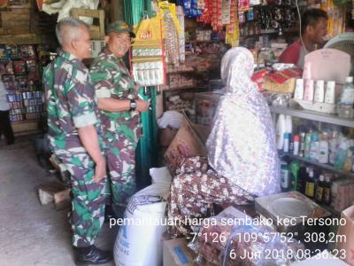 jelang-lebaran-koramil-tersono-pantau-harga-sembako
