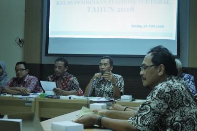 bimtek-pengelolaan-statistik-sektoral-untuk-tingkatkan-keakuratan-data